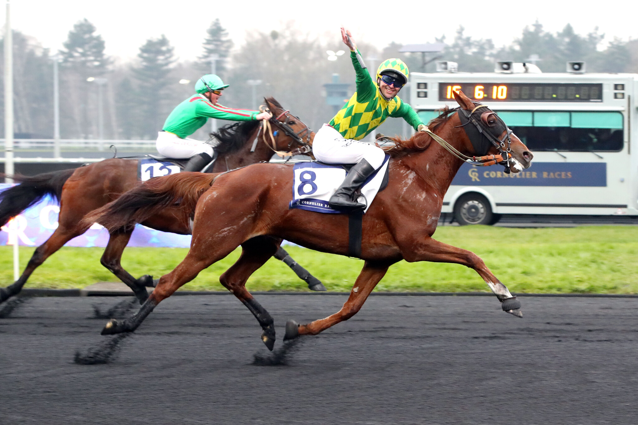 JOUMBA DE GUEZ montée par Eric RAFFIN gagnante du Prix de Cornulier 2025 à Vincennes